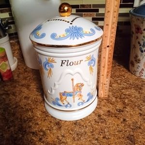 Lenox canister carousel